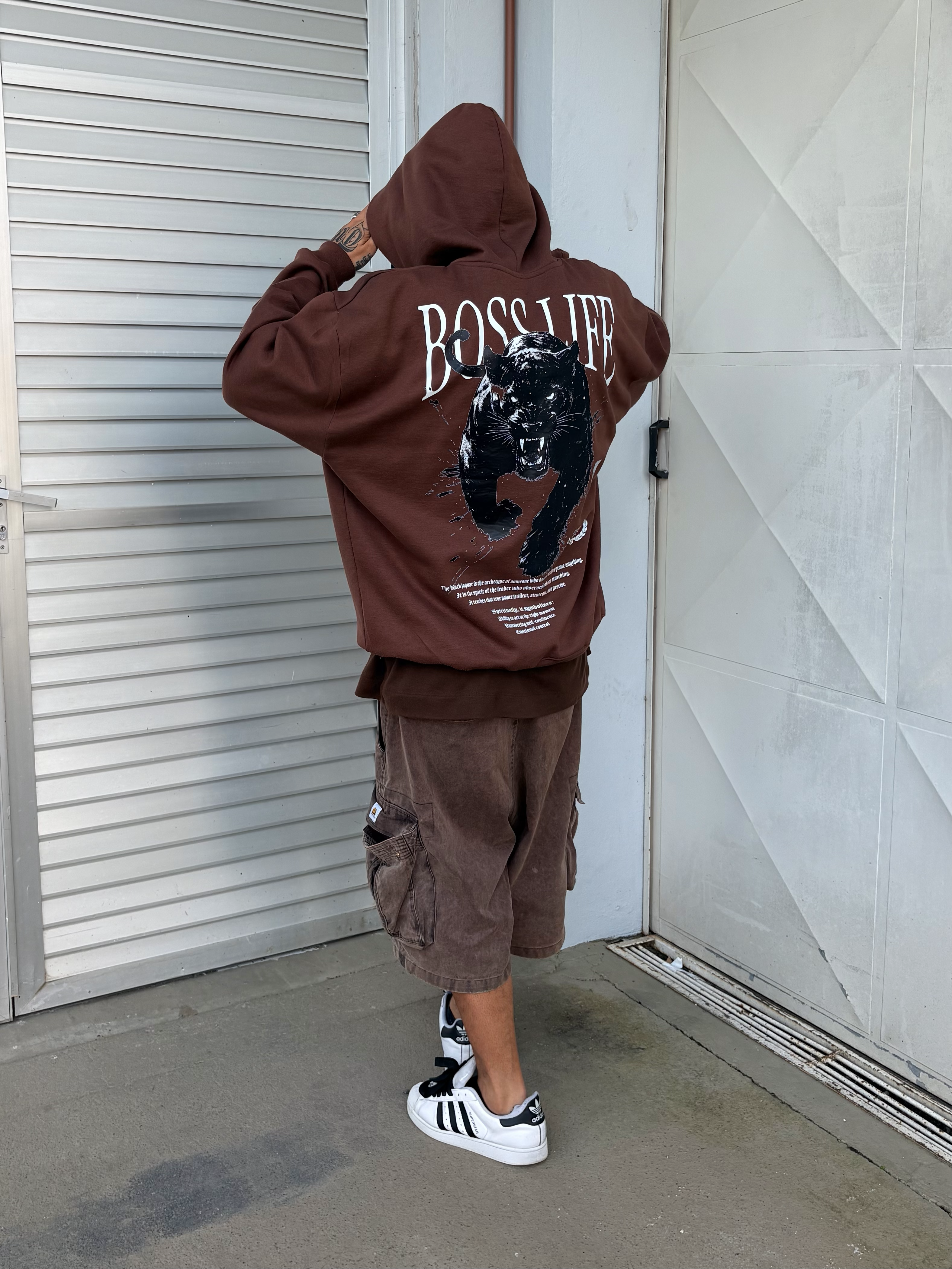 Look urbano com estética BOSSLIFE
